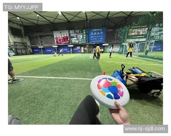 重庆飞盘队与武汉飞盘队赛后复盘分析团队配合与战术执行的关键因素 重庆飞盘队与武汉飞盘队赛后复盘分析团队配合与战术执行的关键因素