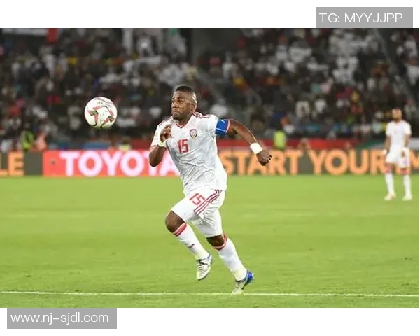 中国足球对阵伊朗精彩集锦回顾赛场上激烈对抗与精彩瞬间一览