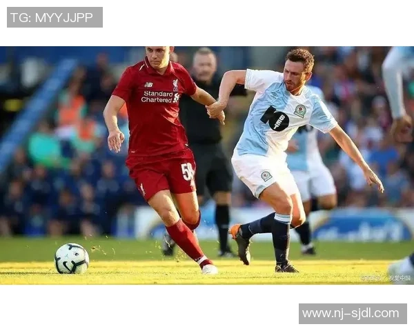 普雷斯顿与步懒顿的激烈对决揭示足球战术的精彩与魅力 普雷斯顿与步懒顿的激烈对决揭示足球战术的精彩与魅力